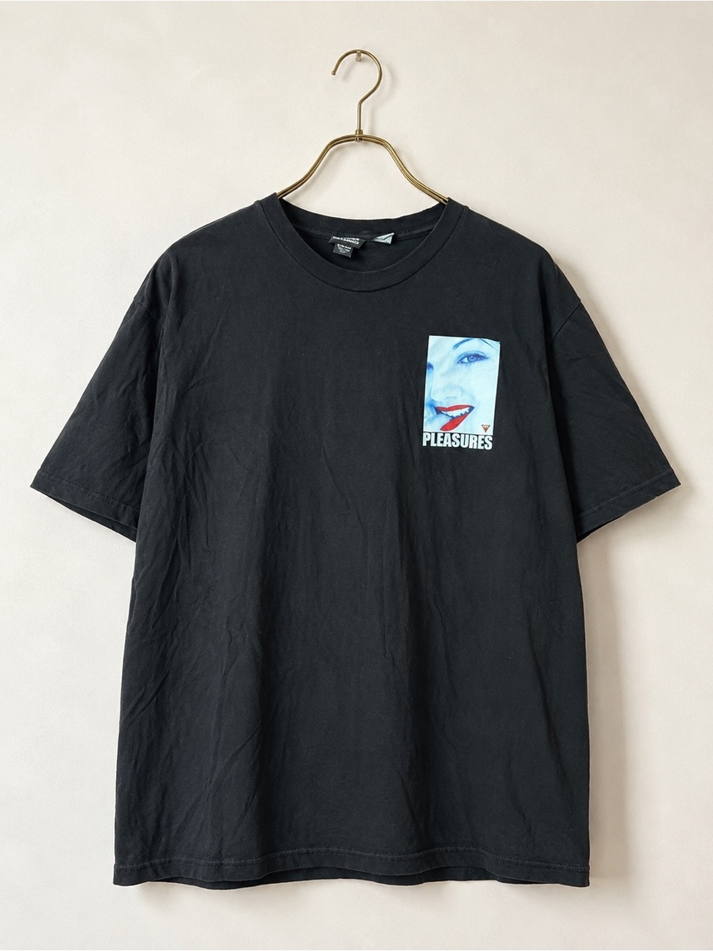Pleasures x Guess Originals Graphic Tee | XXL Black T-Shirt